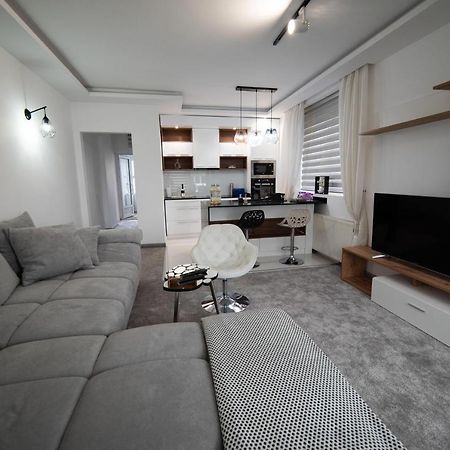 Ferienwohnung JelenaR Novi Sad Exterior foto