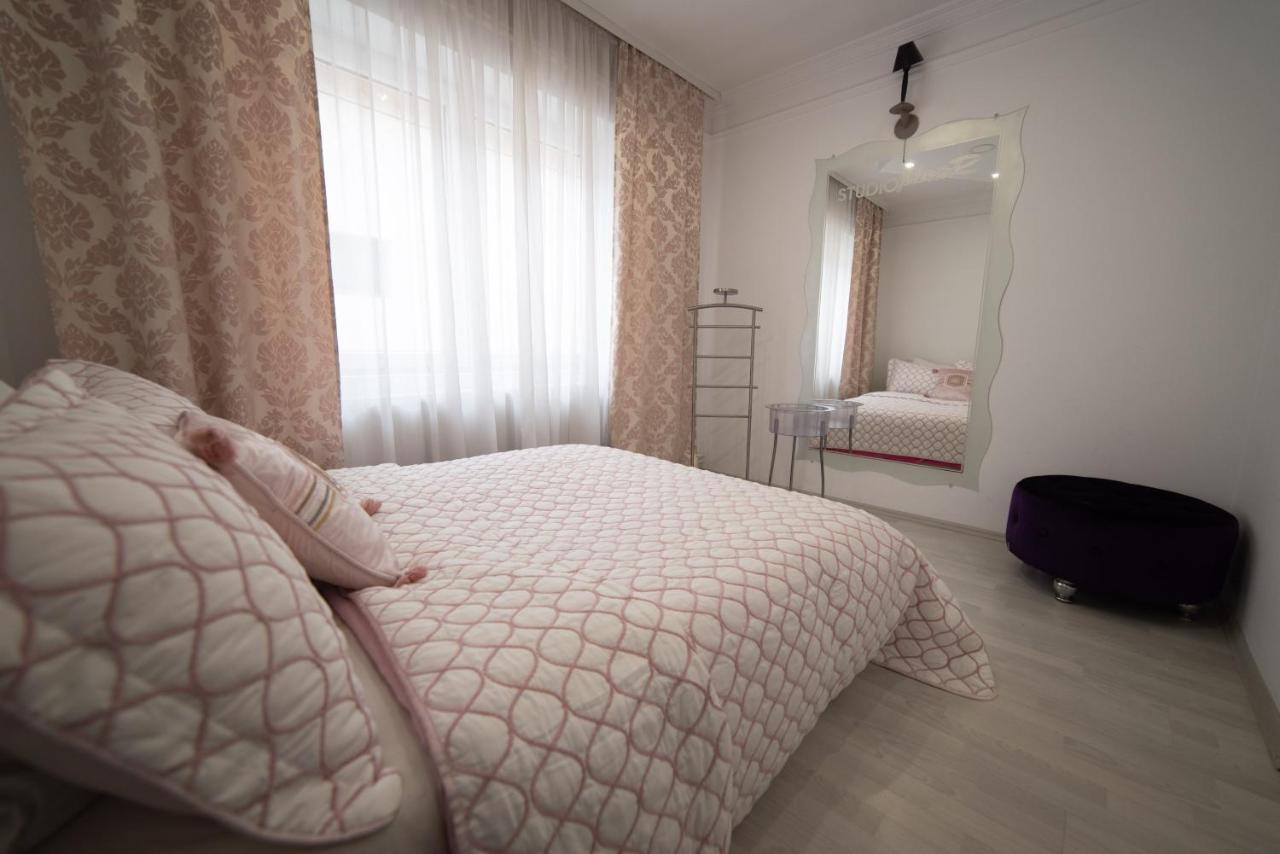 Ferienwohnung JelenaR Novi Sad Exterior foto