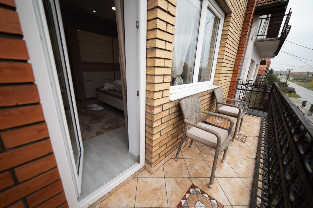 Ferienwohnung JelenaR Novi Sad Exterior foto