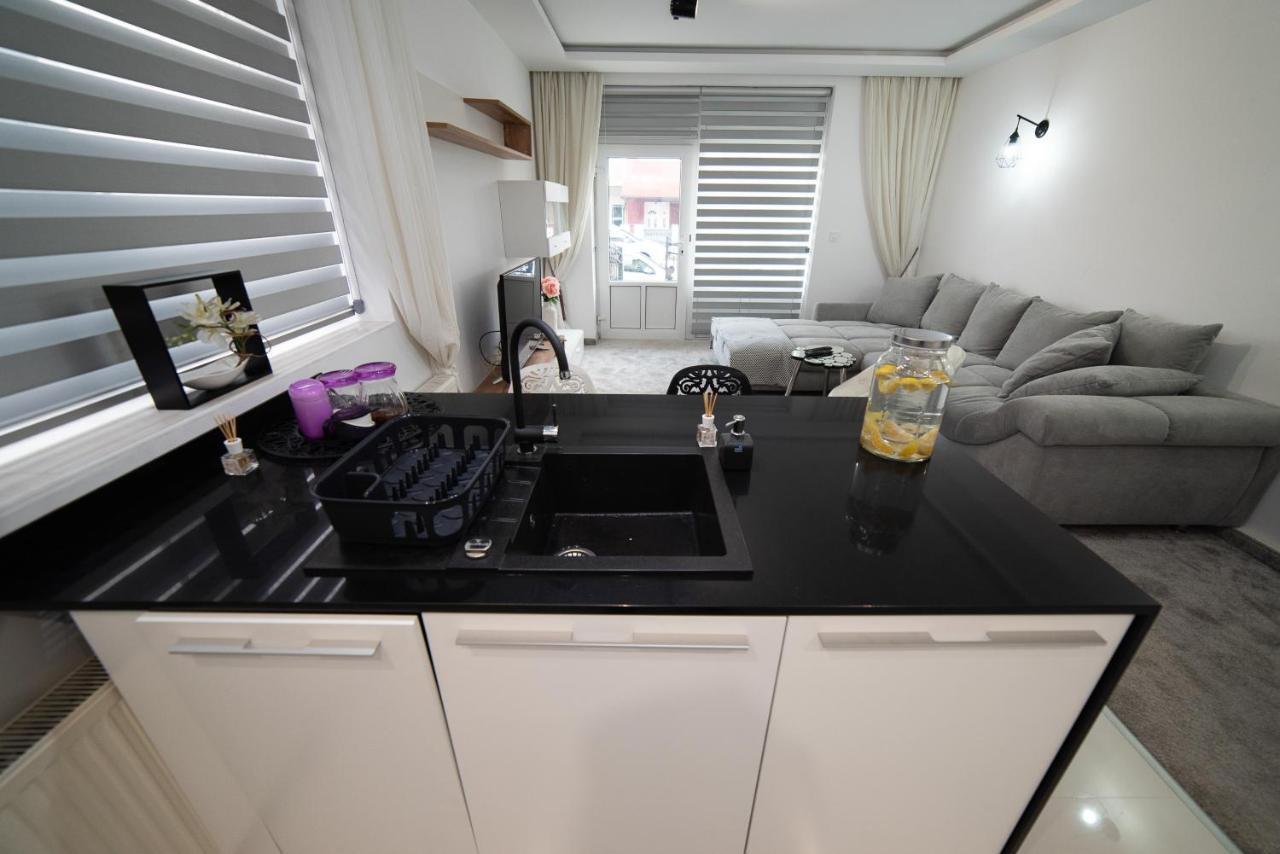 Ferienwohnung JelenaR Novi Sad Exterior foto
